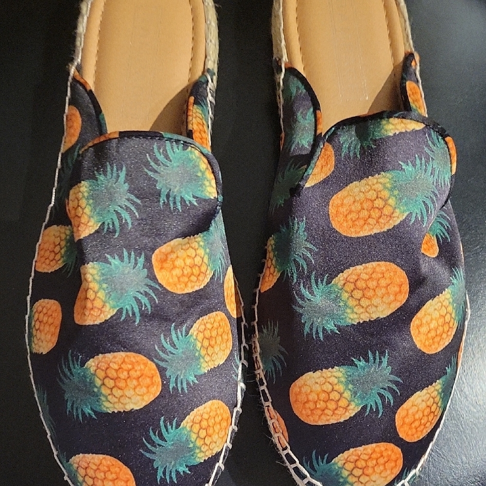 Rampage Pineapple Print Flats - Black and Orange